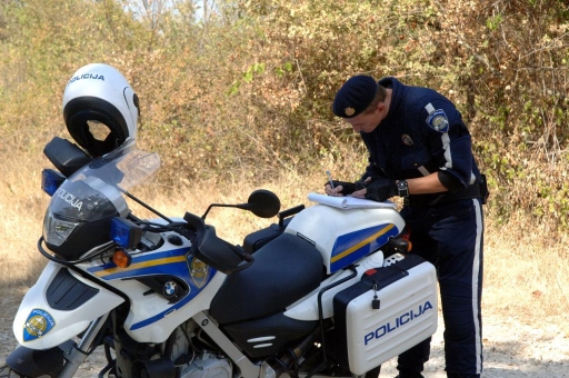 policija